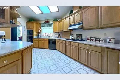 221 Foster Ln, Roseburg, OR 97470 - Photo 13