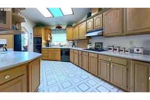 221 Foster Ln, Roseburg, OR 97470 - Photo 13