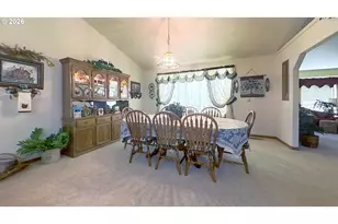 221 Foster Ln, Roseburg, OR 97470 - Photo 11