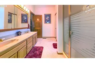 221 Foster Ln, Roseburg, OR 97470 - Photo 23