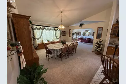 221 Foster Ln, Roseburg, OR 97470 - Photo 15