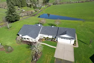 221 Foster Ln, Roseburg, OR 97470 - Photo 3