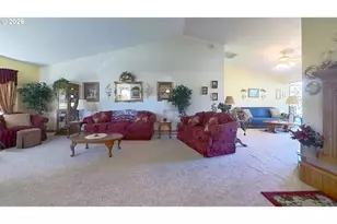 221 Foster Ln, Roseburg, OR 97470 - Photo 5