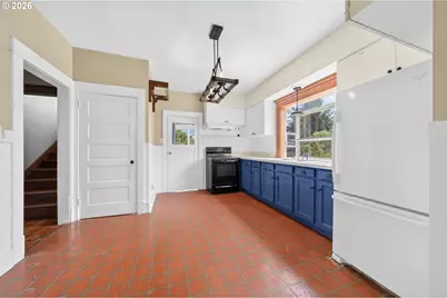1024 S 5th St, Coos Bay, OR 97420 - Photo 9