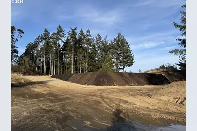 2588 Montana St, North Bend, OR 97459 - Photo 5