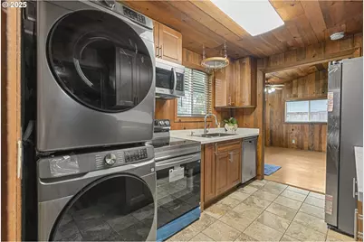 691 SE Jetty Ave, Lincoln City, OR 97367 - Photo 11