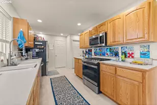 303 Ashwood St, Sutherlin, OR 97479 - Photo 23