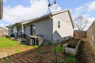 303 Ashwood St, Sutherlin, OR 97479 - Photo 15