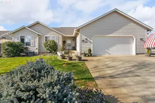 303 Ashwood St, Sutherlin, OR 97479 - Photo 1