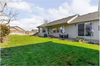 303 Ashwood St, Sutherlin, OR 97479 - Photo 11