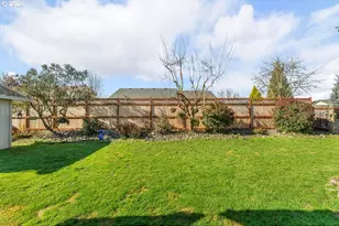 303 Ashwood St, Sutherlin, OR 97479 - Photo 13