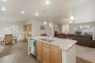 1282 E 3rd St, Lafayette, OR 97127 - Photo 13