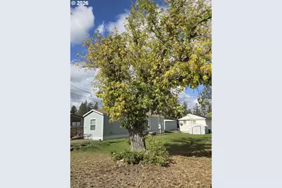505 W 8th St, Wallowa, OR 97885 - Photo 3