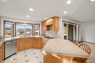 2013 NE 158th Pl, Portland, OR 97230 - Photo 11