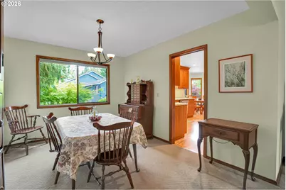 6401 SW Dolph Dr, Portland, OR 97219 - Photo 17