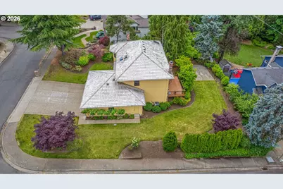 6401 SW Dolph Dr, Portland, OR 97219 - Photo 5