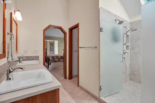 6401 SW Dolph Dr, Portland, OR 97219 - Photo 35