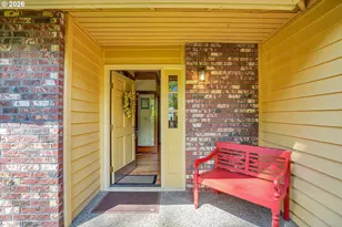 6401 SW Dolph Dr, Portland, OR 97219 - Photo 9