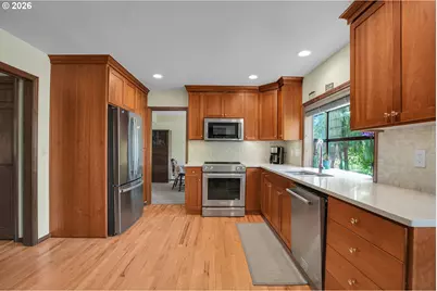 6401 SW Dolph Dr, Portland, OR 97219 - Photo 21