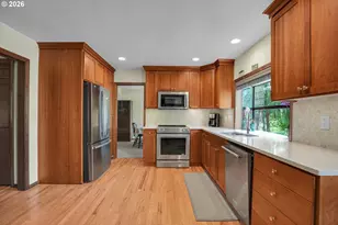 6401 SW Dolph Dr, Portland, OR 97219 - Photo 21