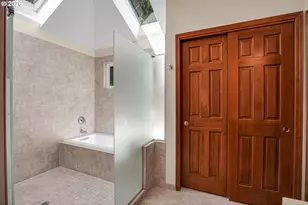 6401 SW Dolph Dr, Portland, OR 97219 - Photo 37
