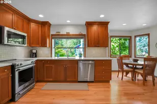 6401 SW Dolph Dr, Portland, OR 97219 - Photo 19