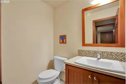 6401 SW Dolph Dr, Portland, OR 97219 - Photo 27