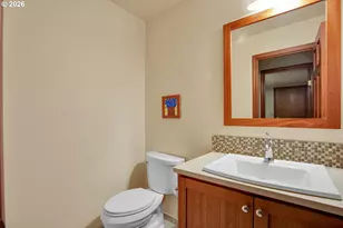 6401 SW Dolph Dr, Portland, OR 97219 - Photo 27