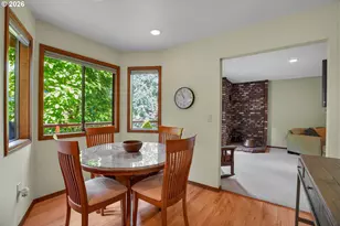 6401 SW Dolph Dr, Portland, OR 97219 - Photo 23