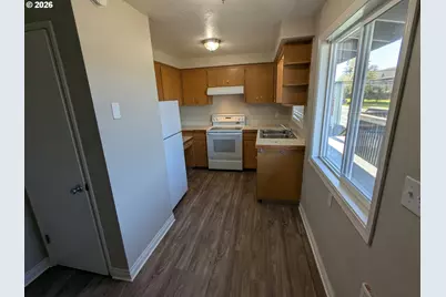 1207 D St, Salem, OR 97301 - Photo 5