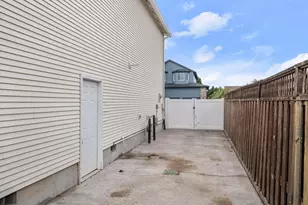 2575 NW 4th St, Gresham, OR 97030 - Photo 43