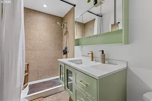 125 W 37th St, Vancouver, WA 98660 - Photo 17