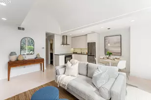 859 SW Broadway Dr, Portland, OR 97201 - Photo 5