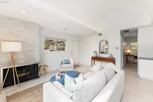 859 SW Broadway Dr, Portland, OR 97201 - Photo 5