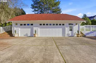 6908 SW 33rd Pl, Portland, OR 97219 - Photo 31