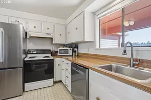 5643 SE Sierra St, Hillsboro, OR 97123 - Photo 9