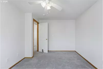 7861 SE Springwater Dr, Portland, OR 97206 - Photo 35