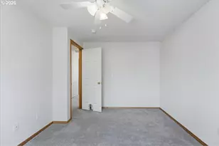 7861 SE Springwater Dr, Portland, OR 97206 - Photo 35