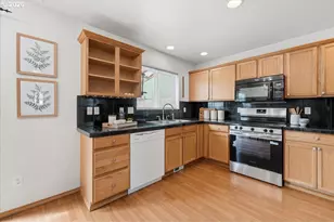 7861 SE Springwater Dr, Portland, OR 97206 - Photo 13