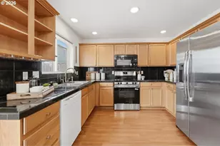 7861 SE Springwater Dr, Portland, OR 97206 - Photo 11
