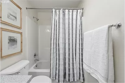 7861 SE Springwater Dr, Portland, OR 97206 - Photo 33