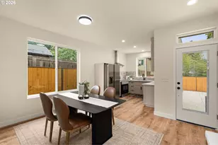 8639 N Fox St, Portland, OR 97203 - Photo 7