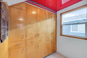 8145 SE 65th Ave, Portland, OR 97206 - Photo 13