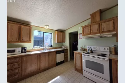 1200 E Central Ave #30, Sutherlin, OR 97479 - Photo 11