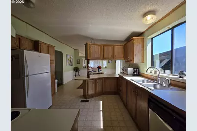 1200 E Central Ave #30, Sutherlin, OR 97479 - Photo 13
