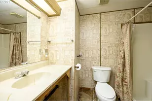 2901 E 2nd St, Newberg, OR 97132 - Photo 23