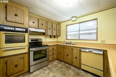 2901 E 2nd St #109, Newberg, OR 97132 - Photo 15