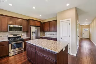 2117 SE Cochran Dr, Gresham, OR 97080 - Photo 17