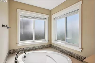 2117 SE Cochran Dr, Gresham, OR 97080 - Photo 31