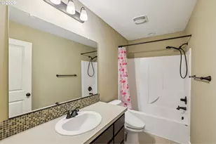 2117 SE Cochran Dr, Gresham, OR 97080 - Photo 37